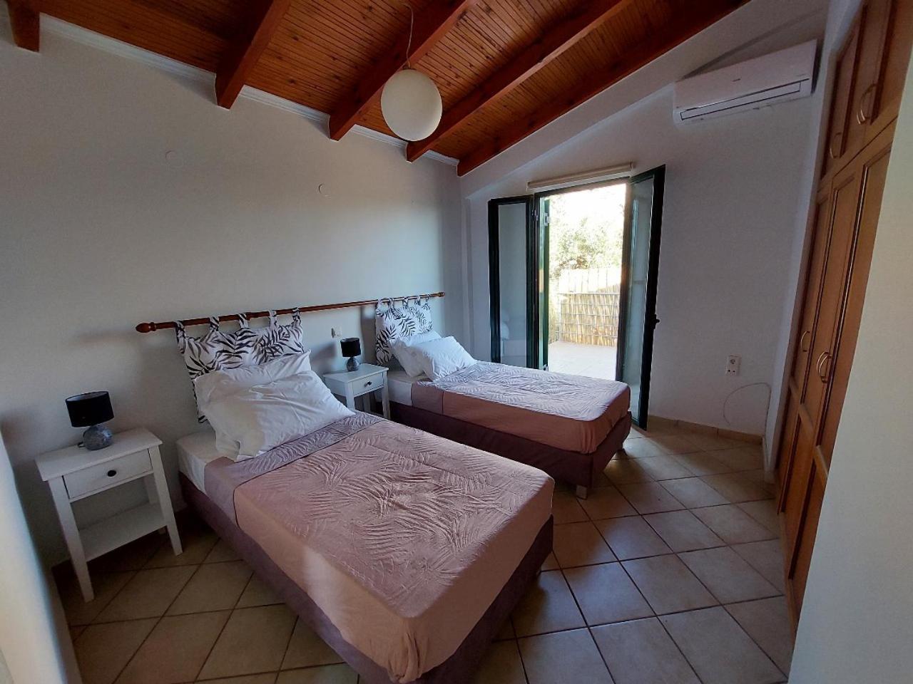Villa Near Seitan Beach Khordhákion Exteriör bild